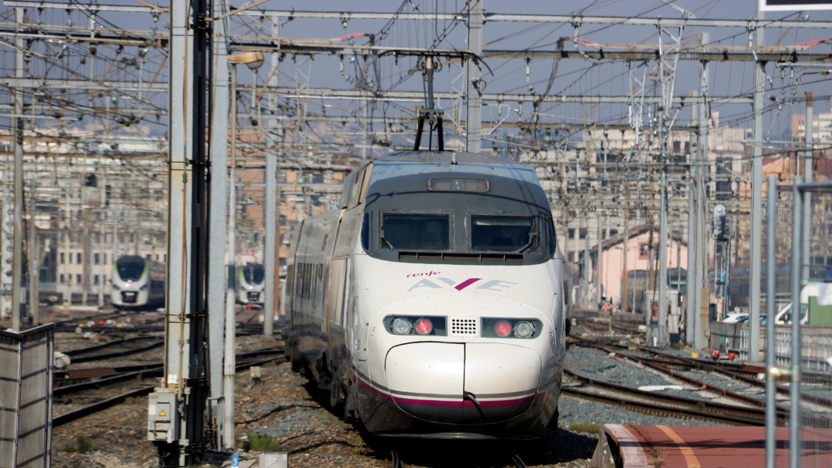 Un tren de l'alta velocitat (AVE).