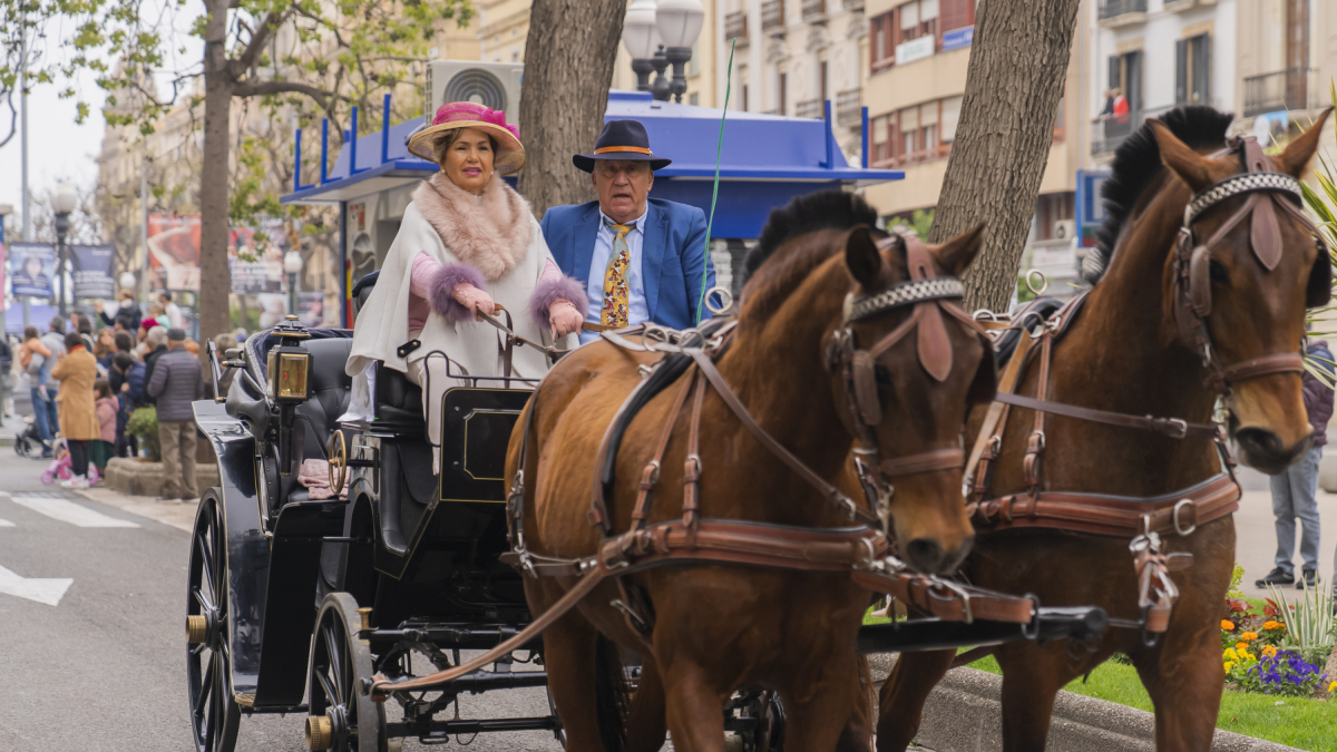 Els carruatges van iniciar el recorregut dels Tres Tombs des del carrer Francesc Bastos i va pujar per l’avinguda Ramón y Cajal per arribar a la Rambla Nova.