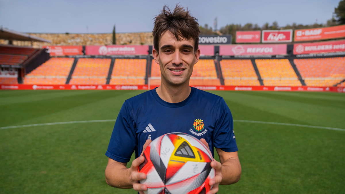 Imatge d'Ander Gorostidi a la gespa del Nou Estadi.