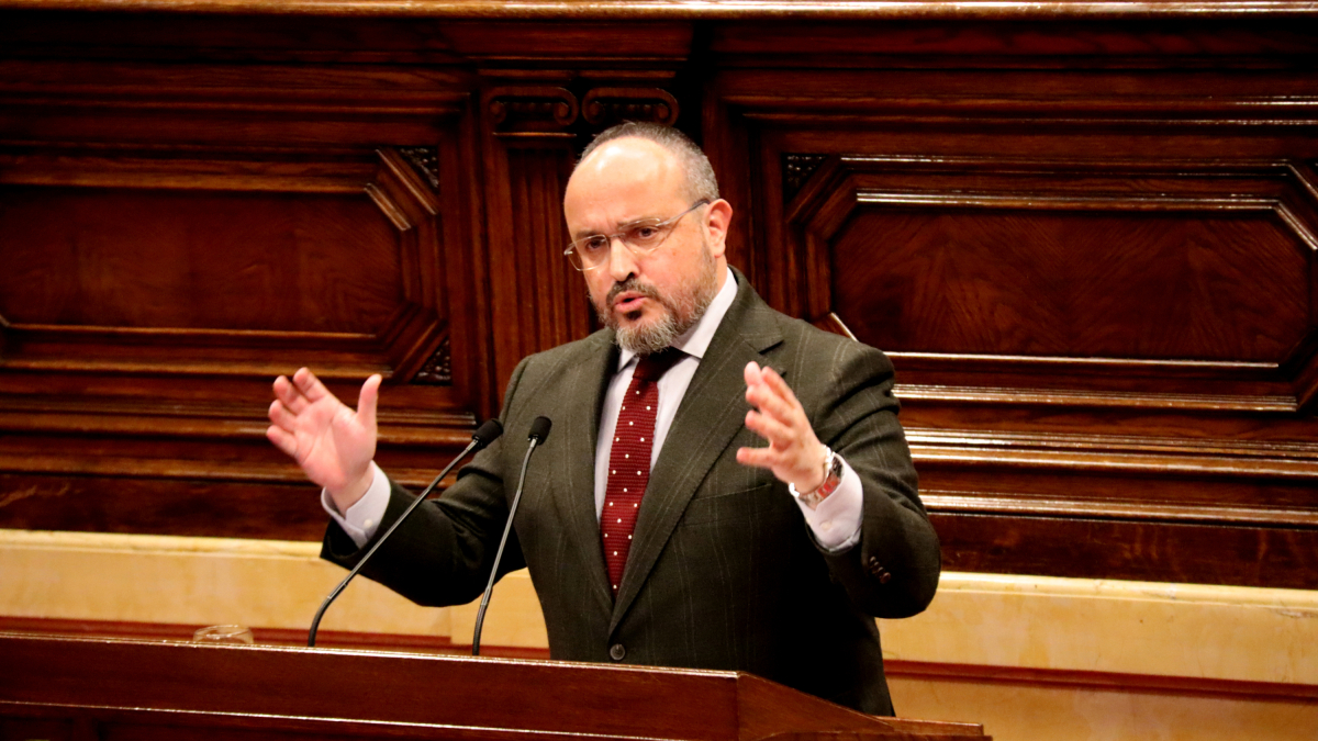 El líder del PPC, Alejandro Fernández, en el Parlament.