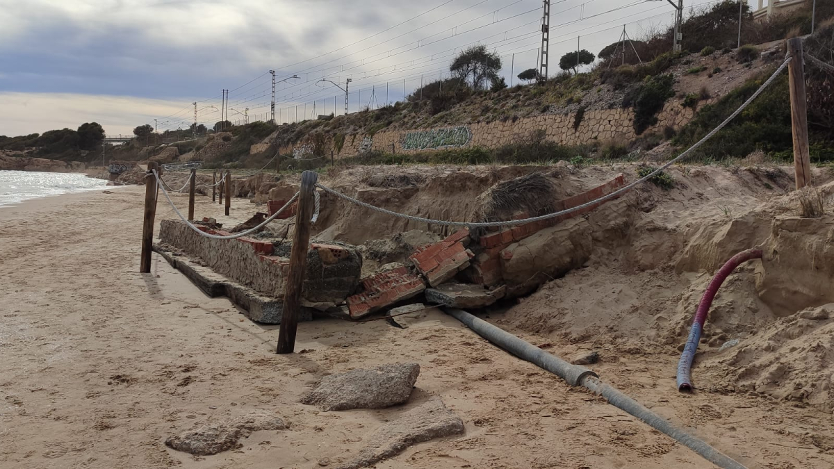 Imatge dels efectes del temporal a la Platja Llarga