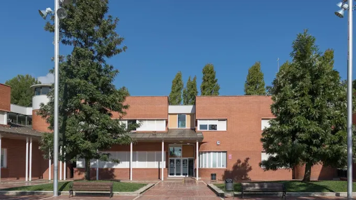 Fachada del Centro Cívico de Sant Salvador.
