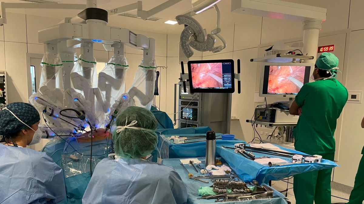 Imagen del robot Da Vinci del Hospital Sant Joan de Reus.