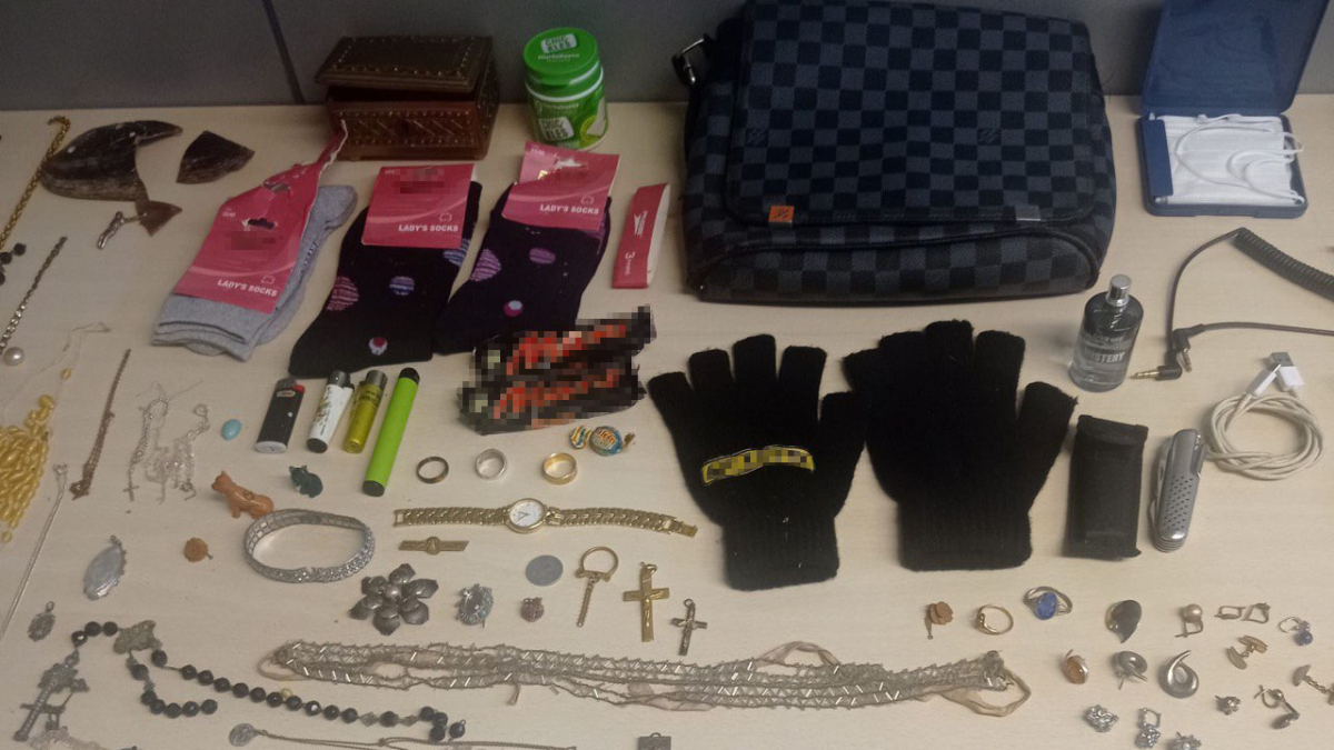 Imagen de algunas de las joyas sustraídas.