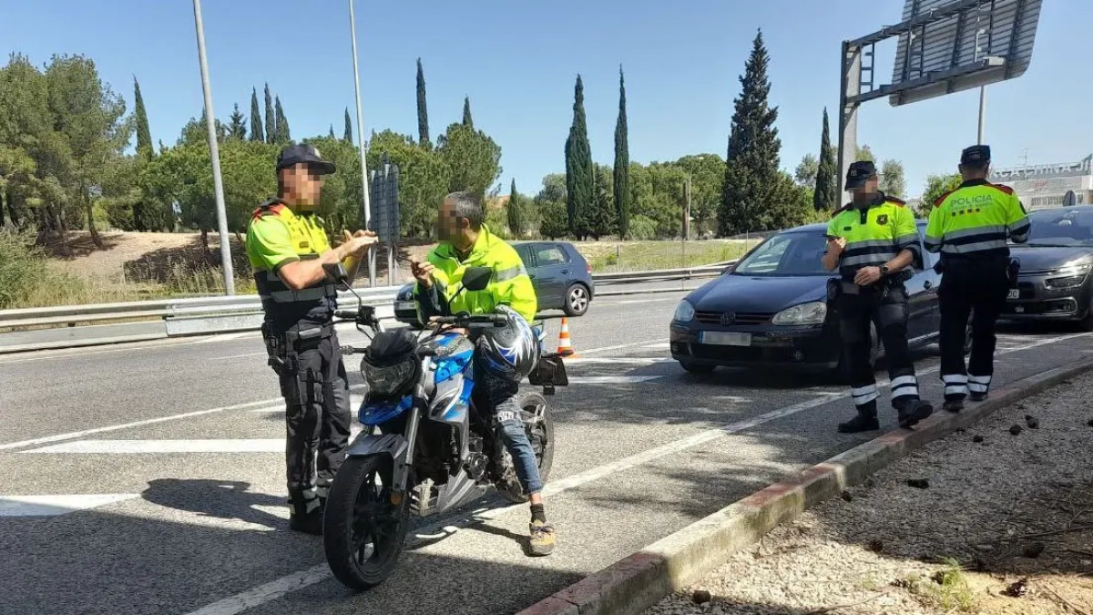 Imatge del motorista detingut a l'N-340 al Vendrell.