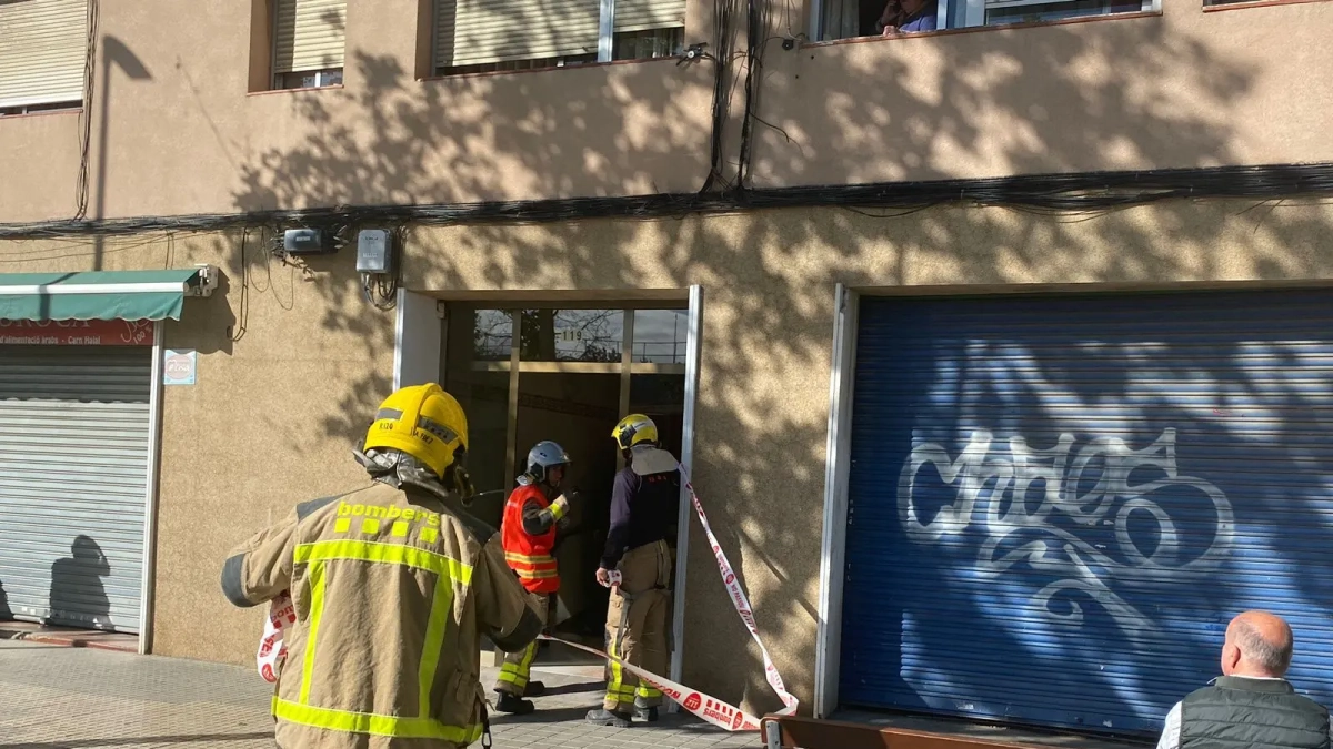 Incendi a l'avinguda Salou de Reus