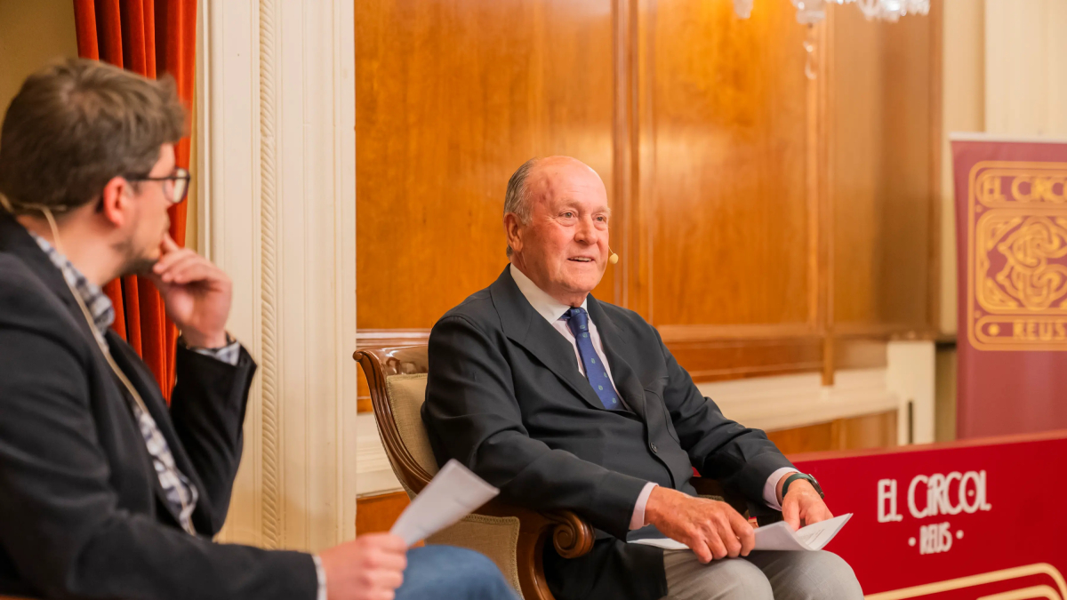 Enric Lacalle ofreció un coloquio a los asistentes al acto en El Círcol.