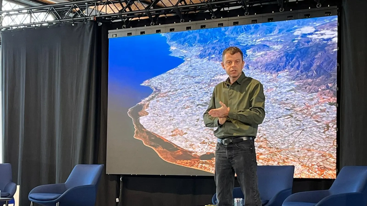 Francesc Mauri durant la seva intervenció a les jornades sobre l'aigua del Port de Tarragona.