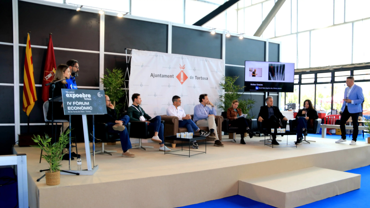 Mesa redonda sobre ciberseguridad en el cuarto Foro Económico de las Terres de l'Ebre, en Expoebre 2024.