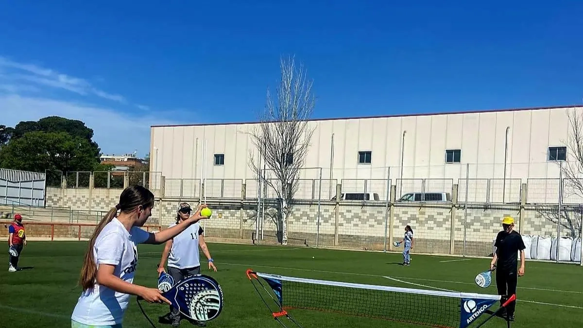 Durant la jornada el joves han pogut practicar diferents disciplines esportives.