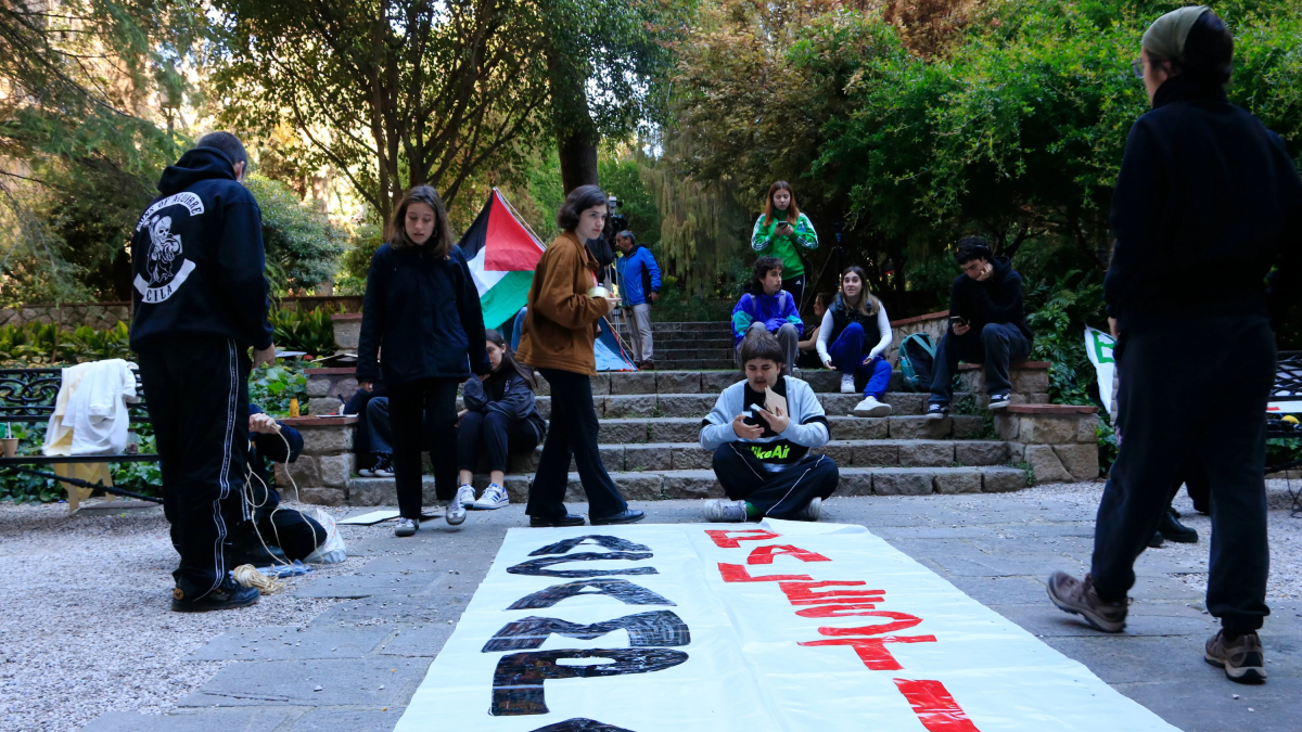 Imatge de l'acampada en suport de Palestina a la Universitat de Barcelona