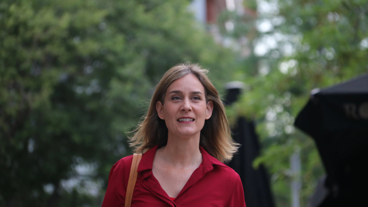 La candidata de Comunes Sumar, Jéssica Albiach, llega a la sede de su partido