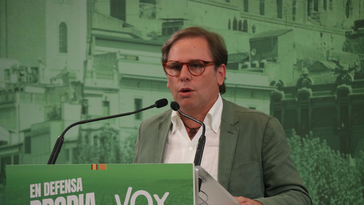 El director de campaña de Vox, Joan Garriga, en rueda de prensa