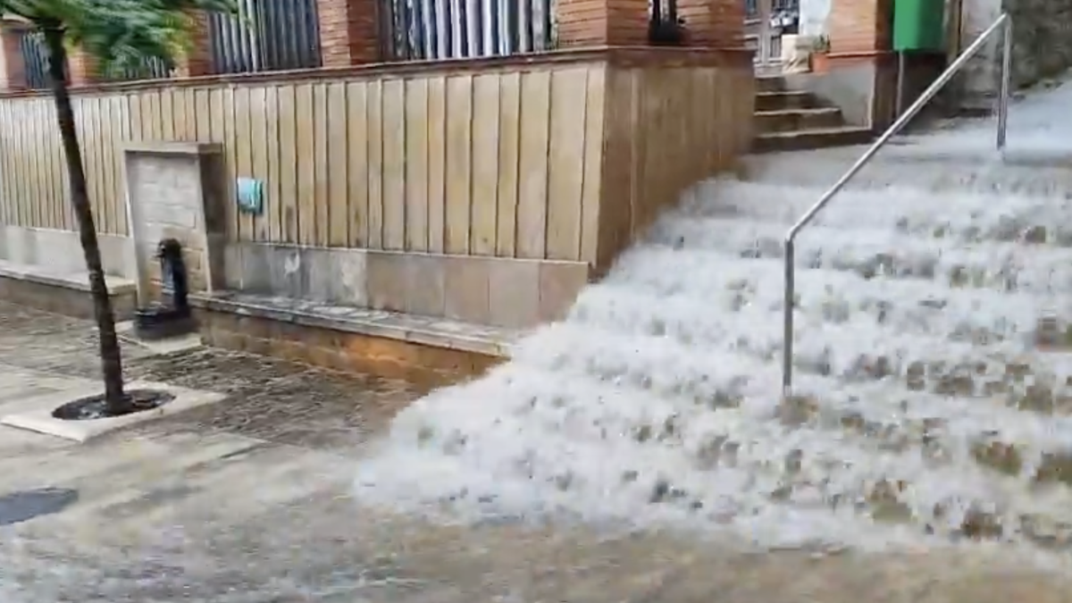 Escaleras de la Riba bajando como cascadas.