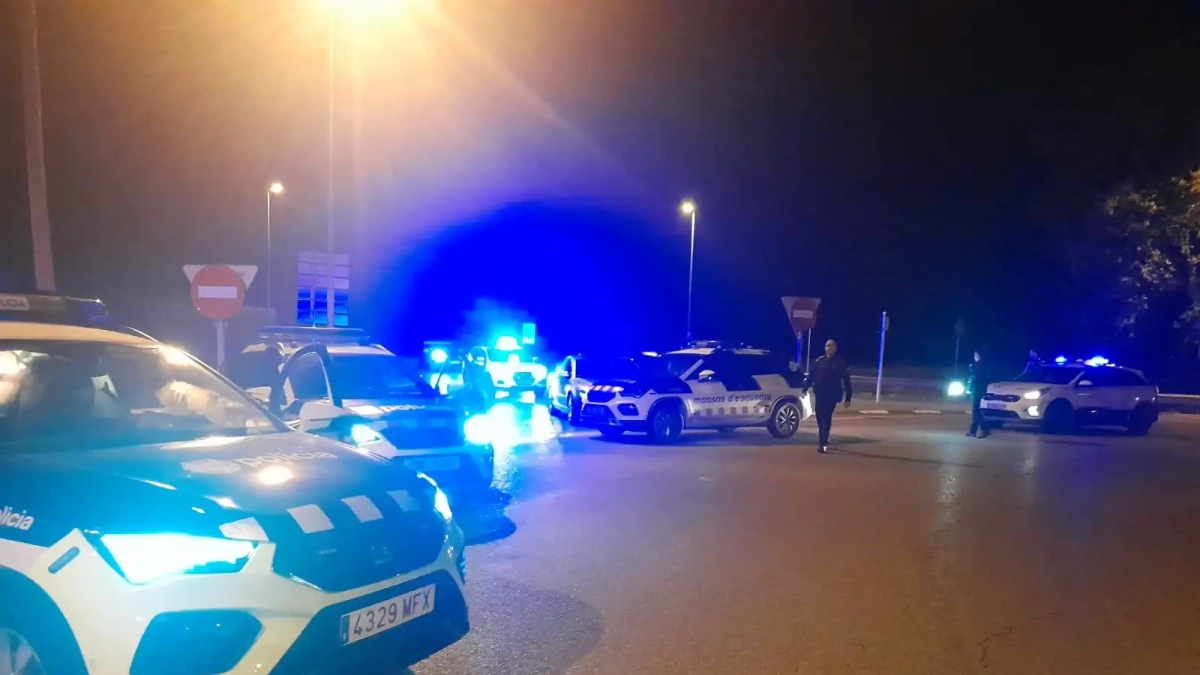 Imagen del dispositivo conjunto entre Policía de Cambrils, Mont-roig y Mossos