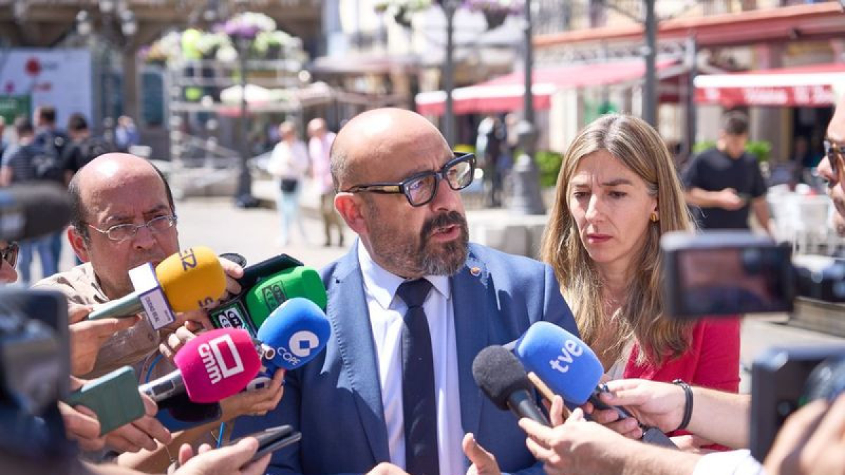 El cabeza de lista de Cs, Jordi Cañas, en una atención a medios en Ciudad Real