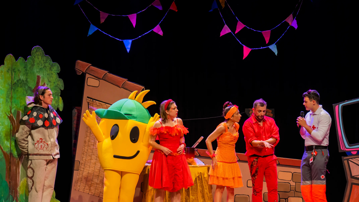 Imatges de l’obra de teatre ‘A foc lent’, interpretada per la companyia Milnotes.