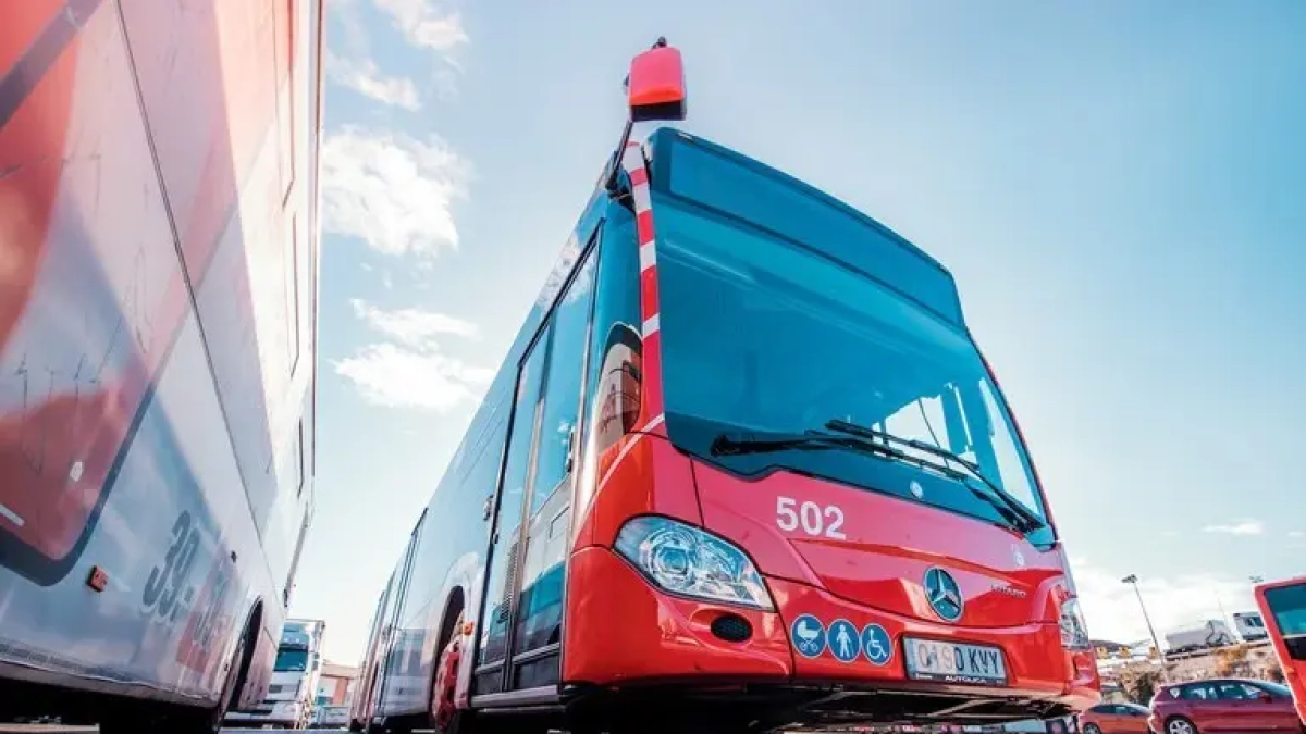 Imagen de un autobús del EMT.