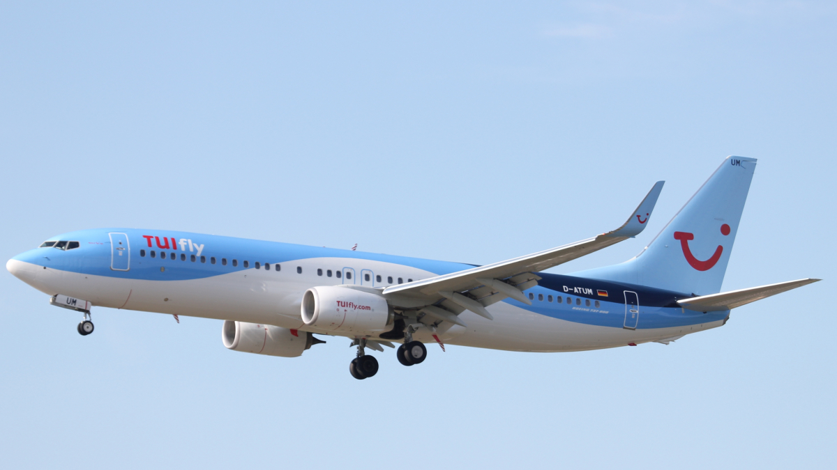 Imagen de un avión de la compañía TUI.