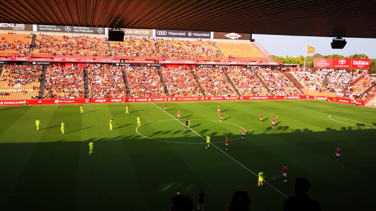 Comença el partit entre Nàstic i Ceuta.