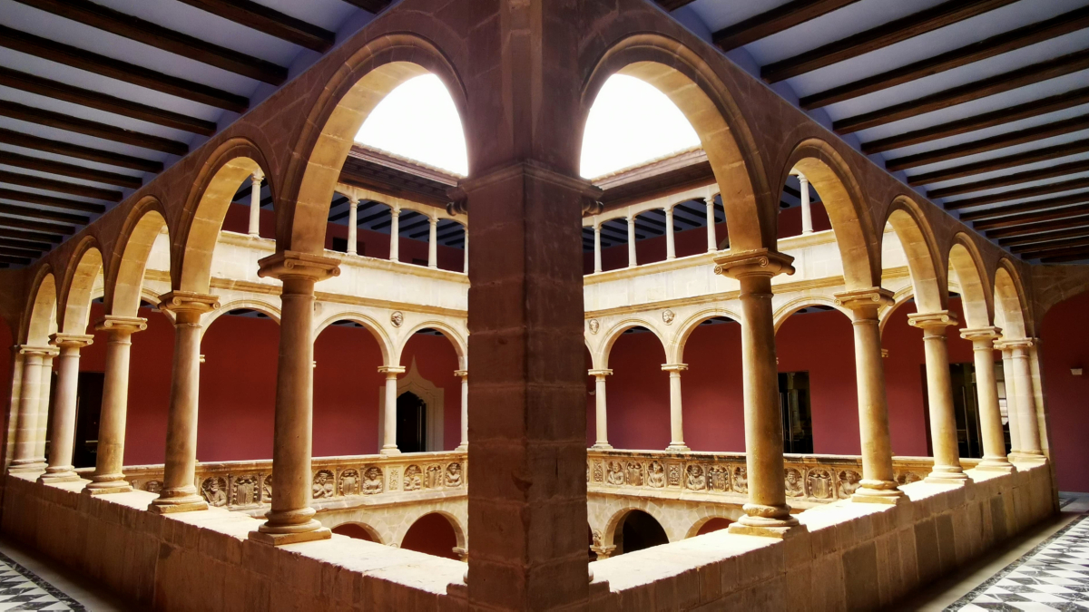 Claustro de los Reales Colegios de Tortosa
