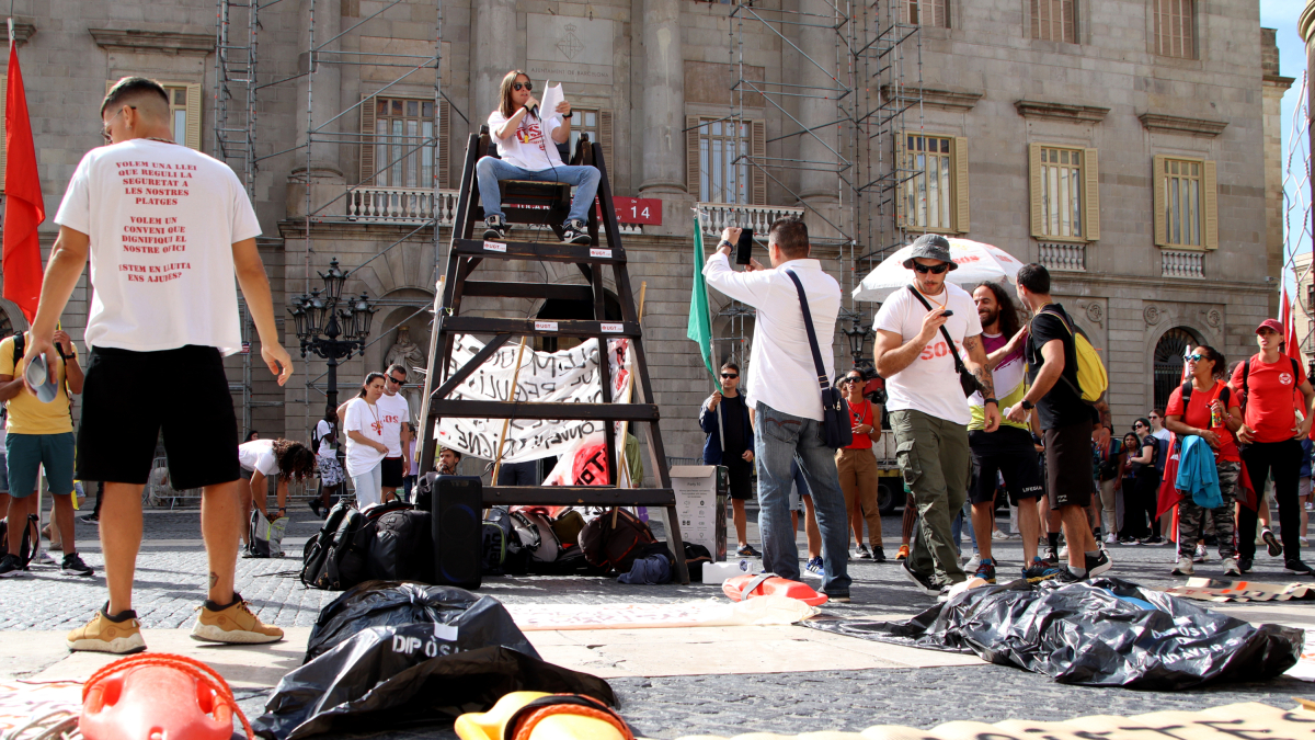 Protesta de socorristas en Sant Jaume.