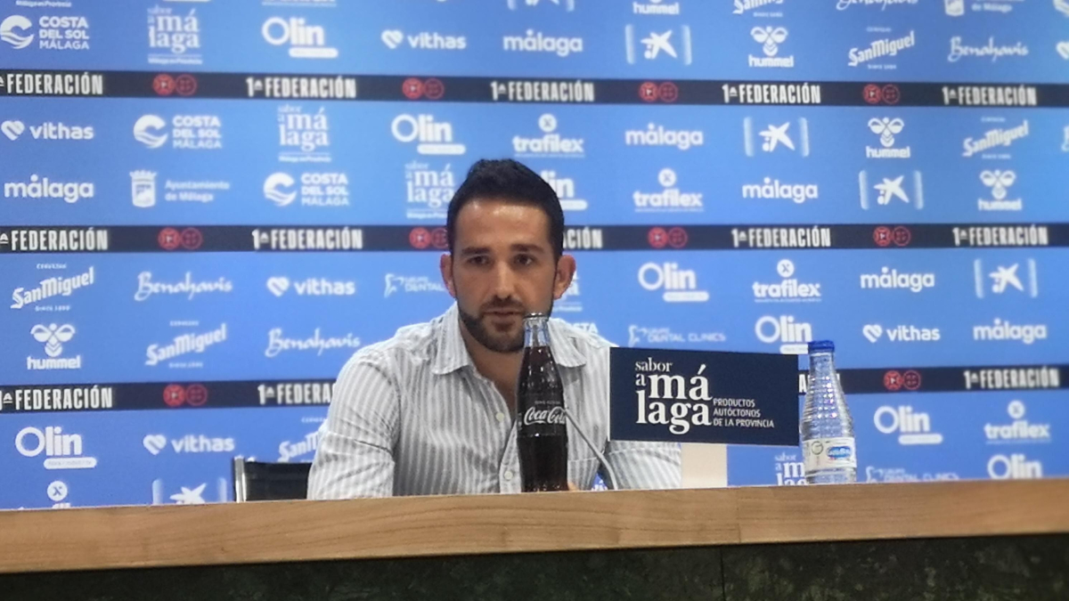 El tècnic del Nàstic, Dani Vidal durant la roda de premsa a Málaga.