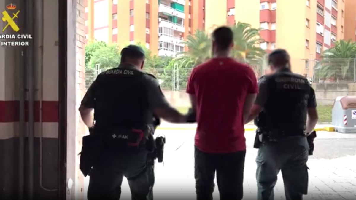 Captura de un video del arresto del detenido.