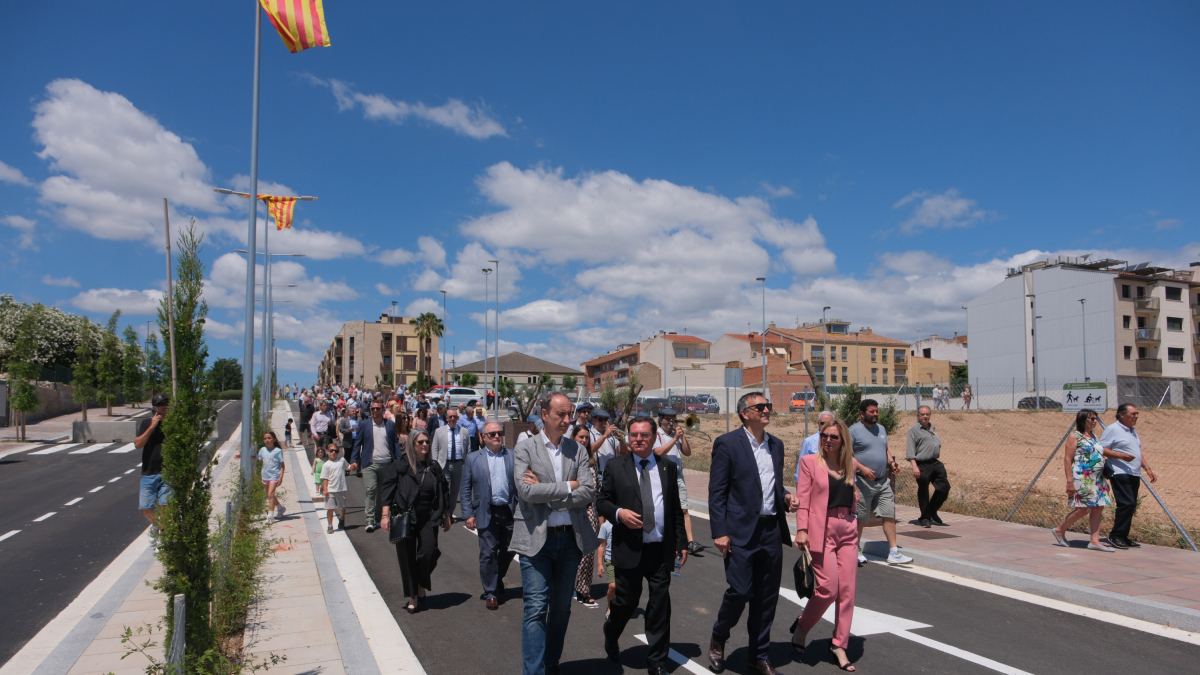 Imagen de la inauguración del nuevo tramo de Avenida con el alcalde, Joan Maria Sardà, al frente.