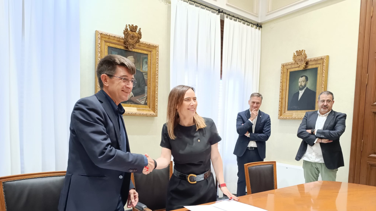Signatura del protocol marc entre l’Ajuntament de Reus i la URV.