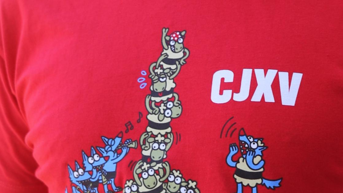 Imagen de la nueva samareta de la colla vallense a cargo de kukuxumusu.