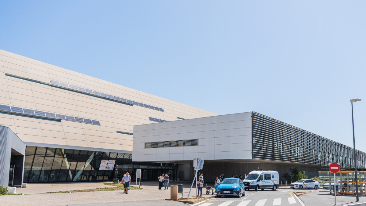 Exterior del Hospital Universitari Sant Joan de Reus, uno de los equipamientos gestionados por la entidad de derecho público Salud Sant Joan Reus-Baix Camp.