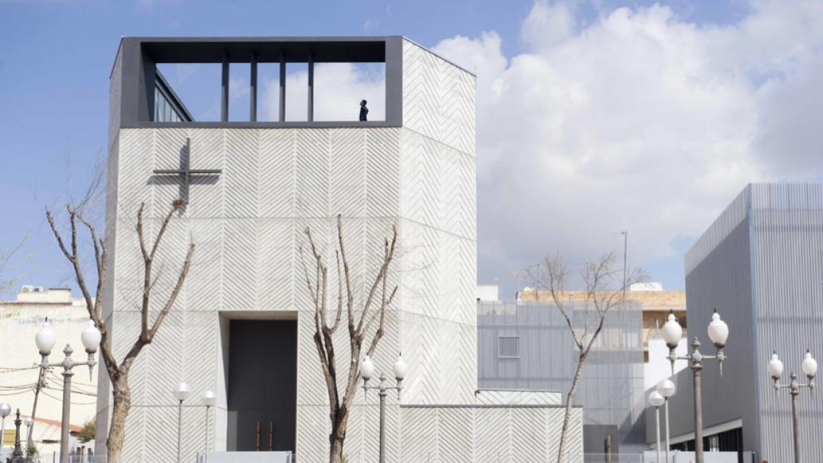 El templo se inauguró en el 2016 y tiene una capacidad para aproximadamente 300 personas.