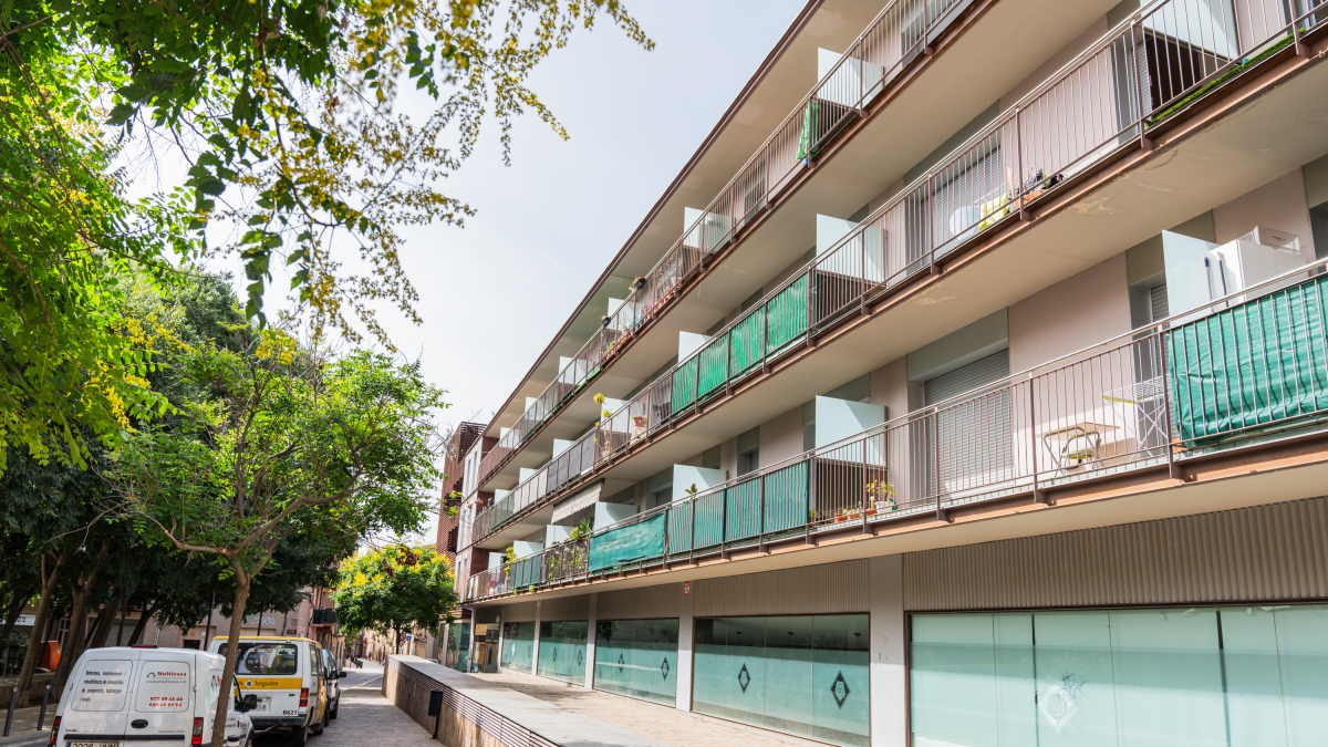 Fotografia de l’última promoció d’habitatges de protecció oficial, a la plaça de la Patacada.
