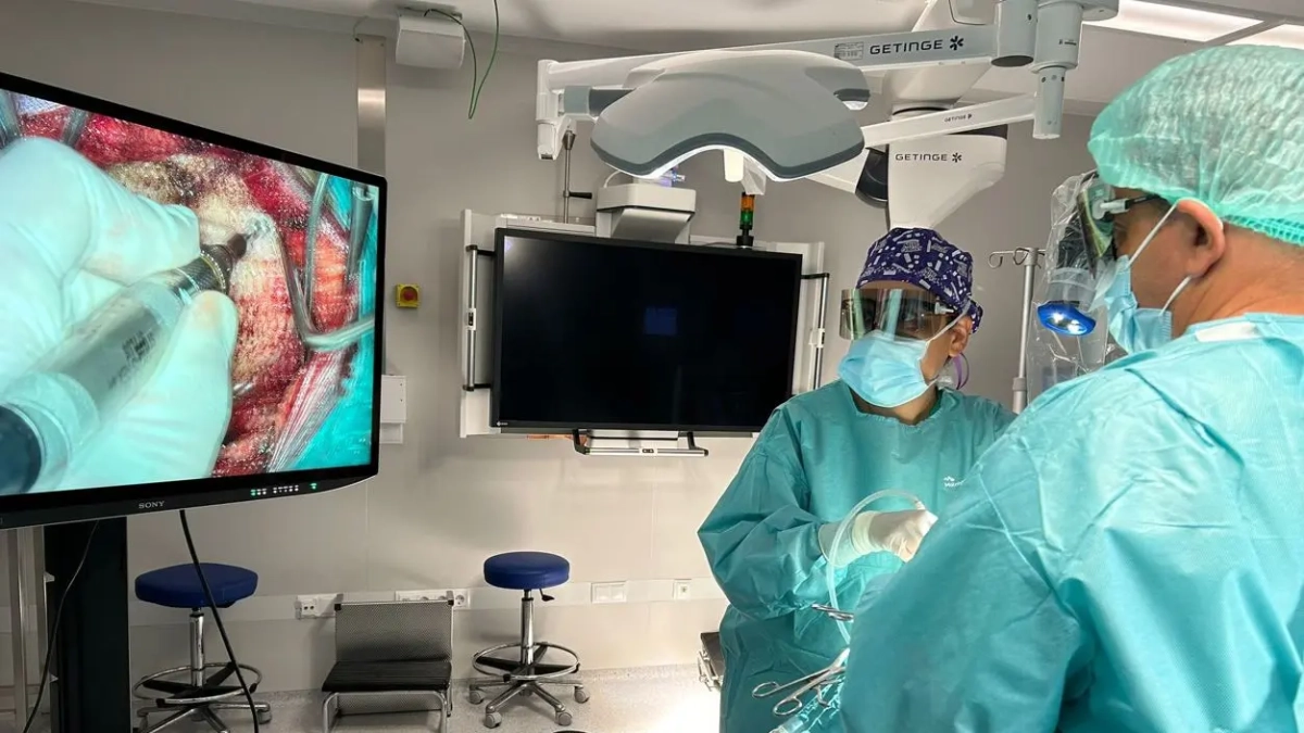 Imatge d'una cirurgia cerebral.
