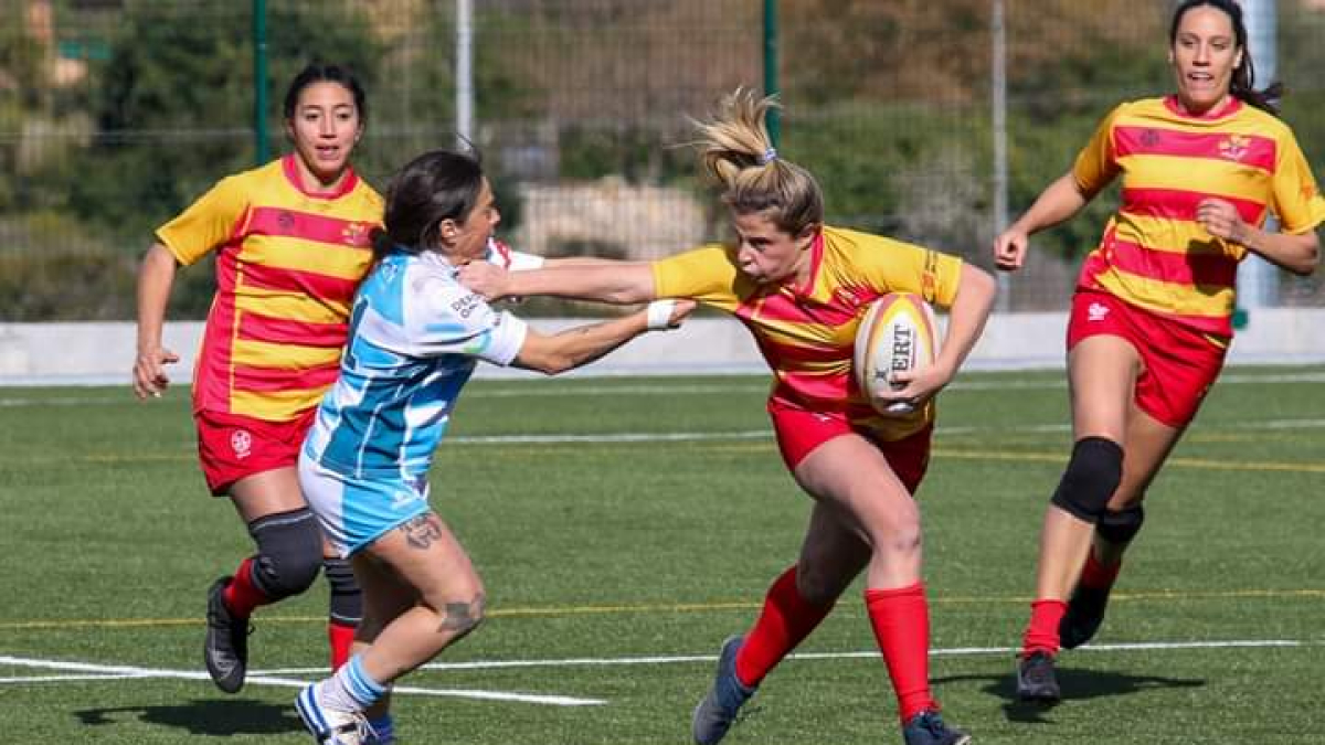 Foto de archivo de la selección catalana femenina de rugby en la final del Campeonato de España del 2023 entre Cataluña y Galicia.