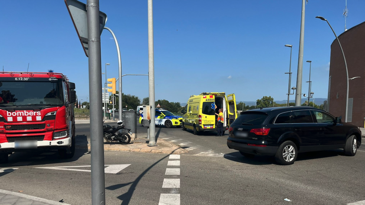 Imagen de los servicios de emergencia en el lugar de los hechos.