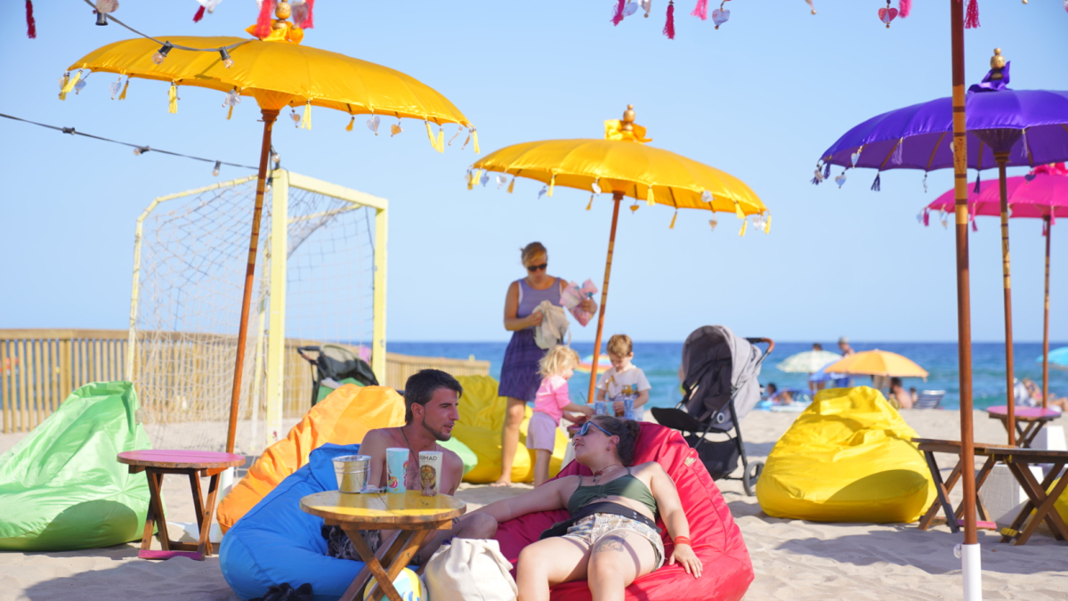 Imatge de la zona chill-outs al Nomad Festival a Torredembarra.