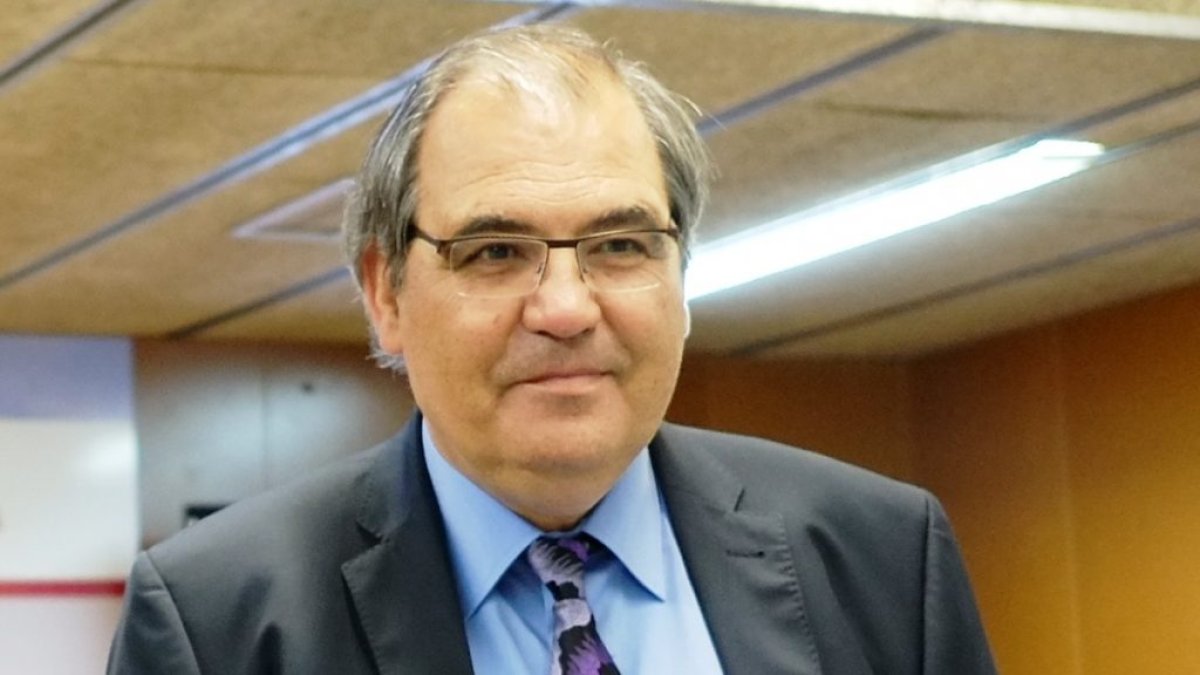 Segarra ha publicado varios libros de economía