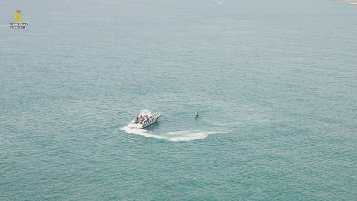 Imagen de la moto acuática remolcada en la Llosa.