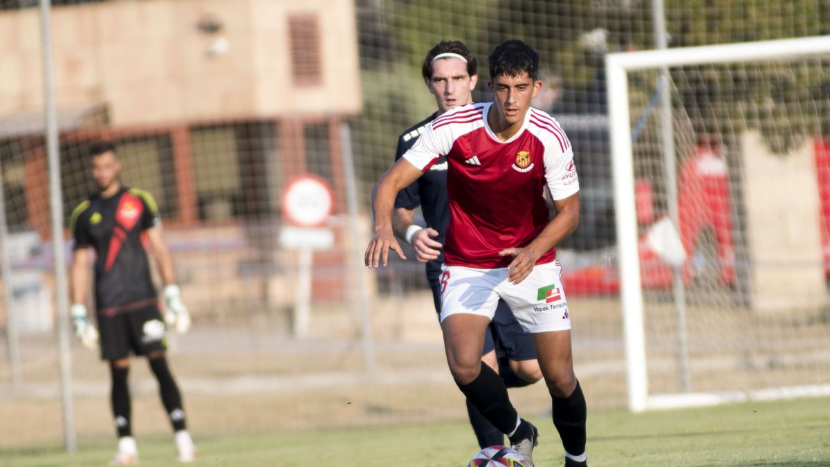 Marc Montalvo durante el partido de pretemporada contra el Terrassa en Sant Cugat.