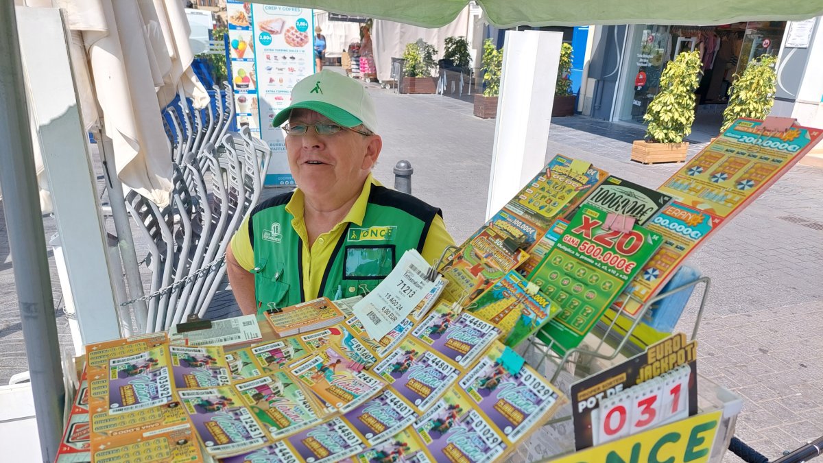 Imatge de la venedora que ha portat|portat la sort a Cambrils.