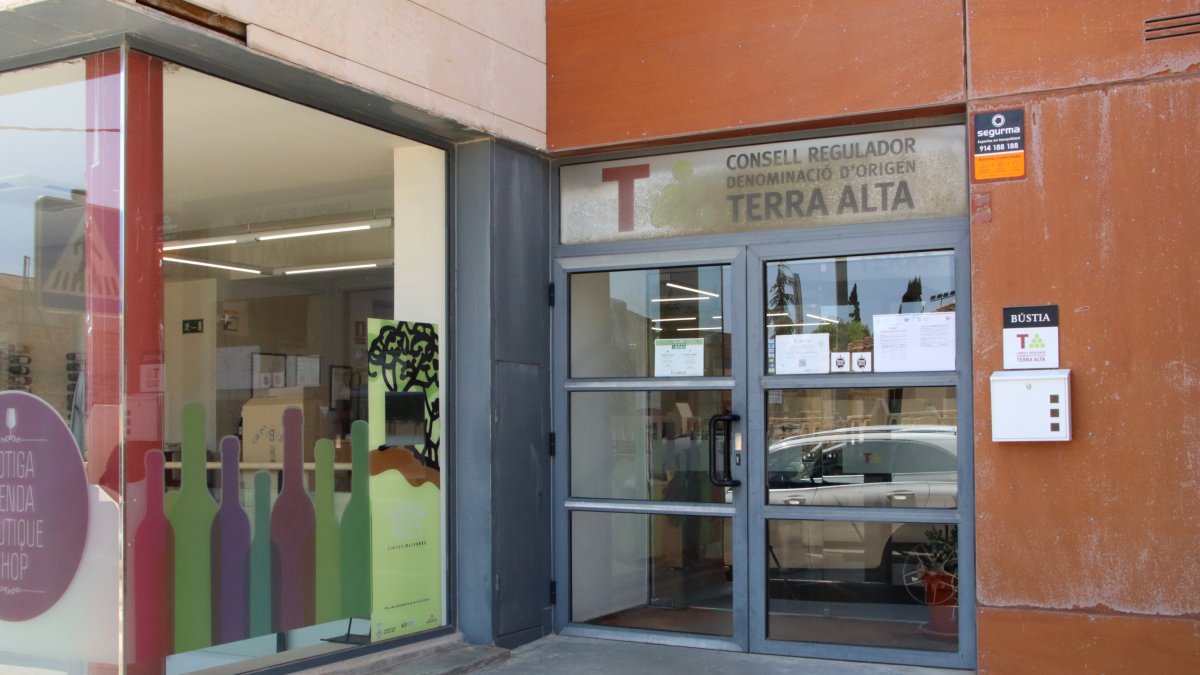 Exterior de la sede de la DO Terra Alta, en Gandesa.
