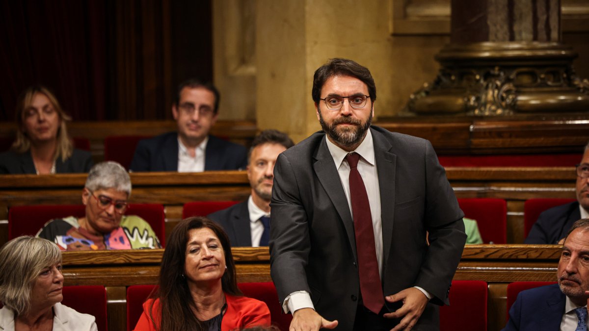 Ferran Pedret durante la votación para investir Illa como nuevo presidente de la Generalitat