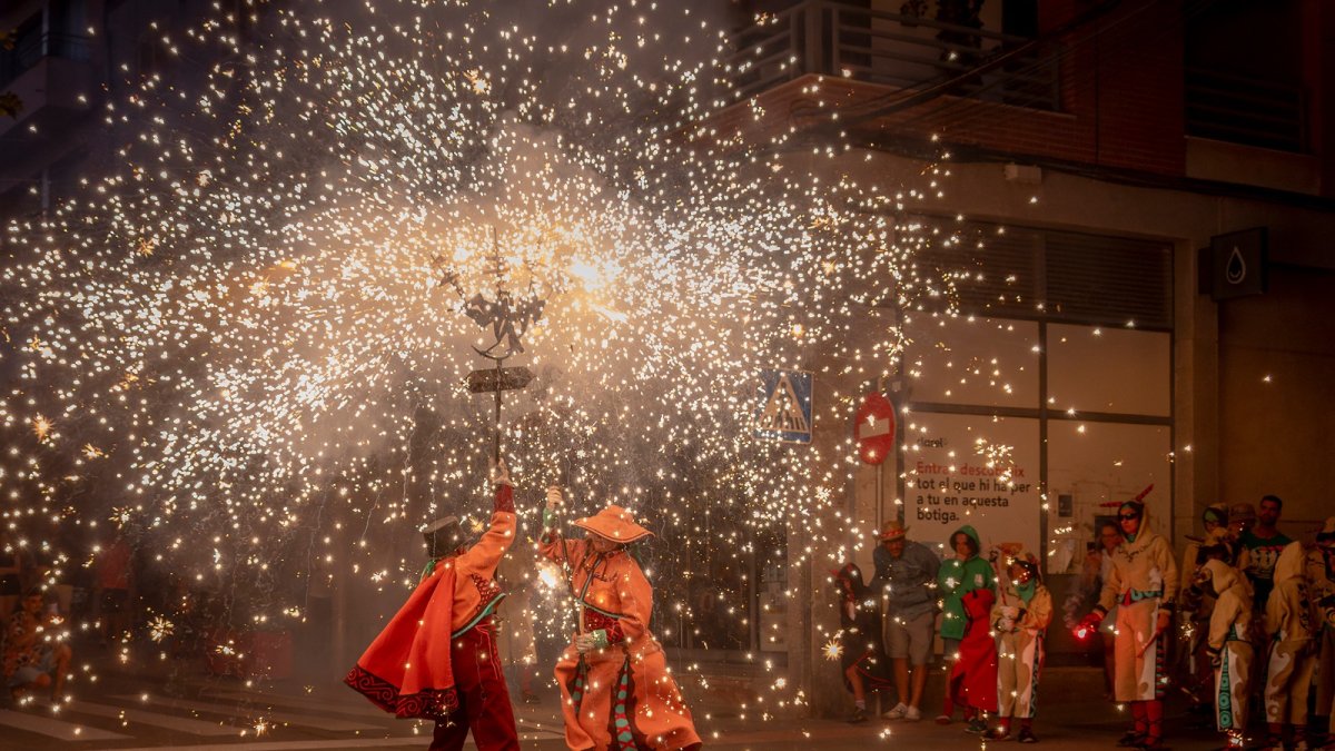 El Ball de Diables infantil de la Canonja i el de Tarragona van protagonitzar diumenge el correfoc.