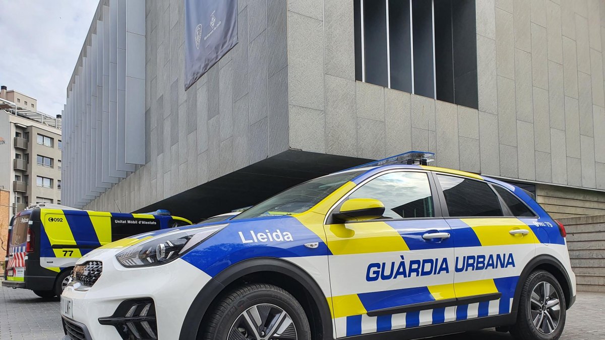 Imatge d'un vehicle de la Guàrdia Urbana de Lleida.
