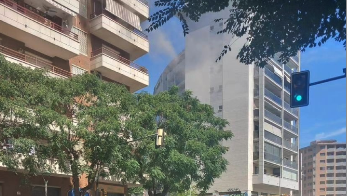 Imagen del humo producido por el incendio