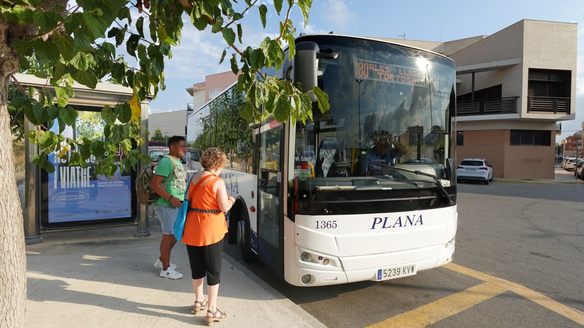Un bus de l'empresa Plana a l'Ebre.