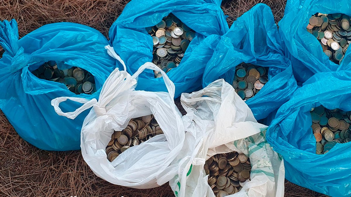 Imagen del dinero que la policía decomisó