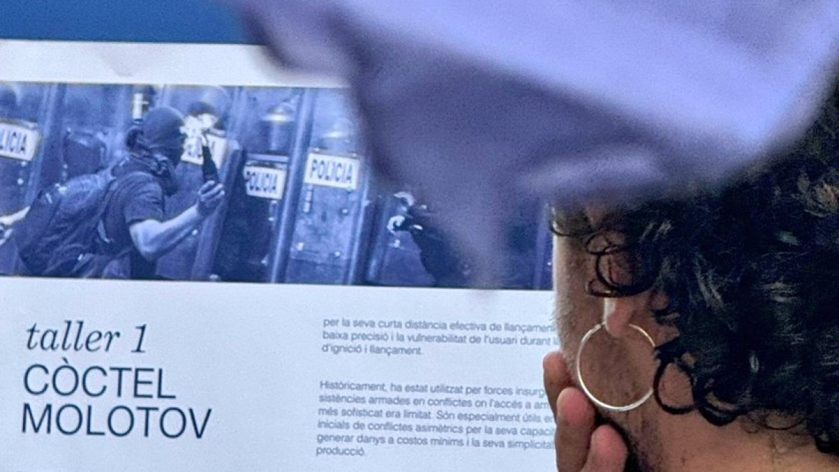 Taller de còctels molotov.